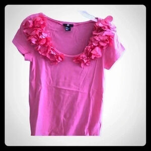 H&M pink flower detail roundneck t-shirt X…